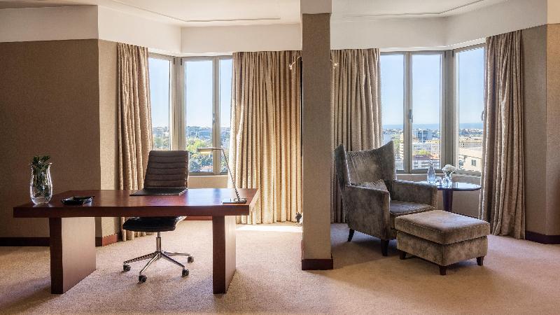 Crowne Plaza Porto image