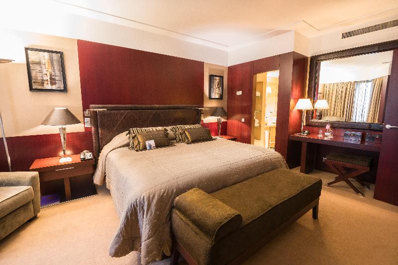 Crowne Plaza Porto image