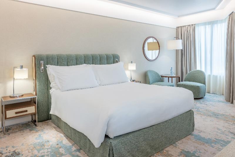 Crowne Plaza Porto image