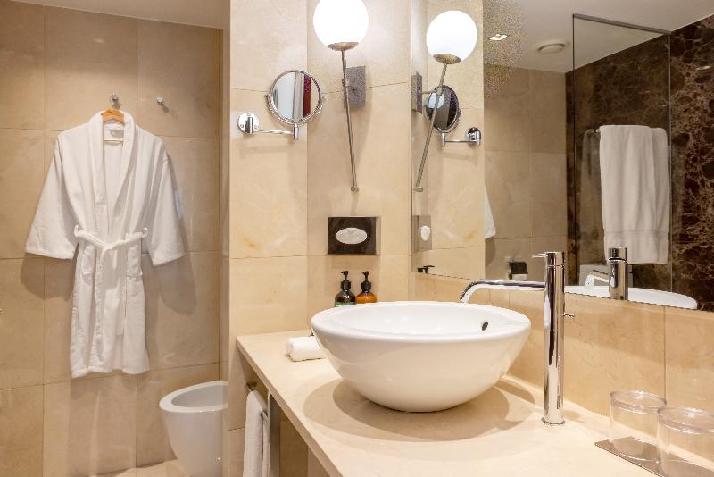 Crowne Plaza Porto image