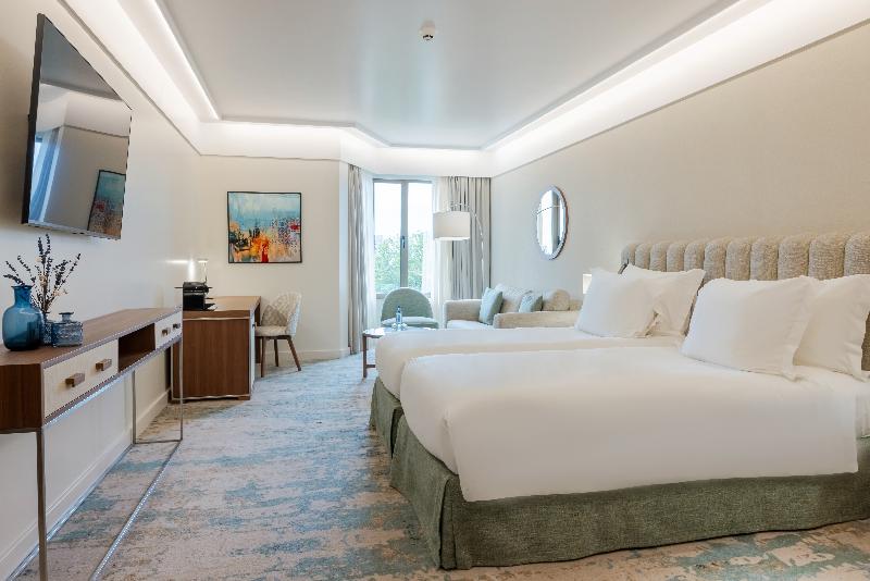 Crowne Plaza Porto image