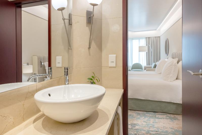 Crowne Plaza Porto image