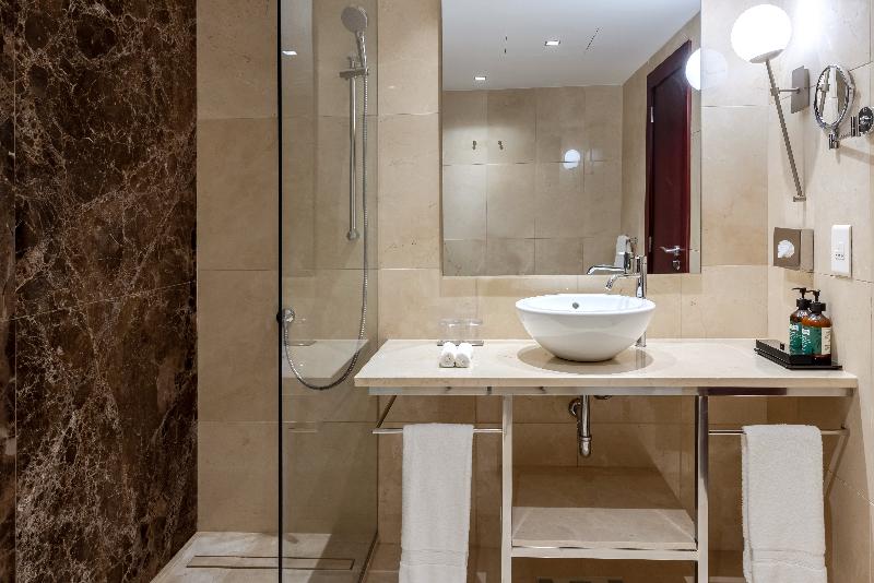 Crowne Plaza Porto image