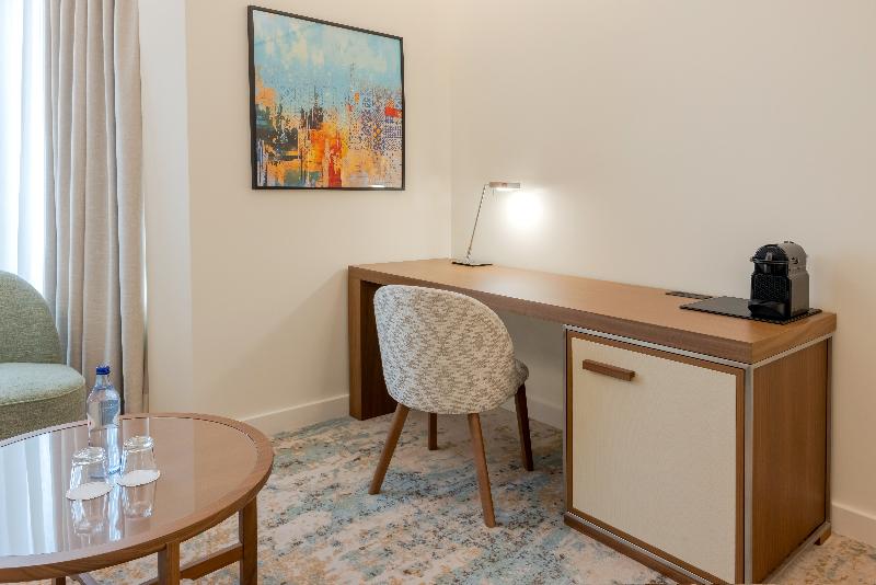 Crowne Plaza Porto image