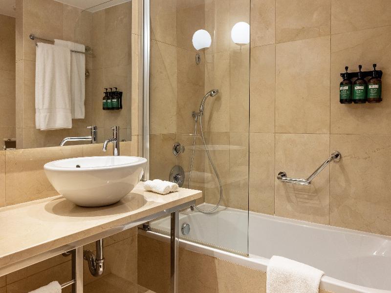 Crowne Plaza Porto image