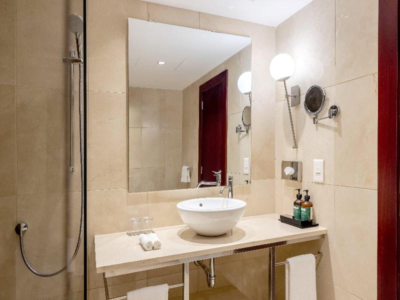 Crowne Plaza Porto image