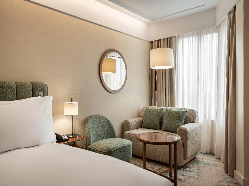 Crowne Plaza Porto image