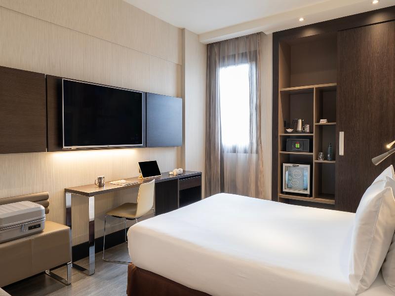 Novotel Madrid Center image