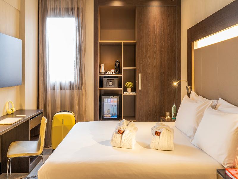 Novotel Madrid Center image