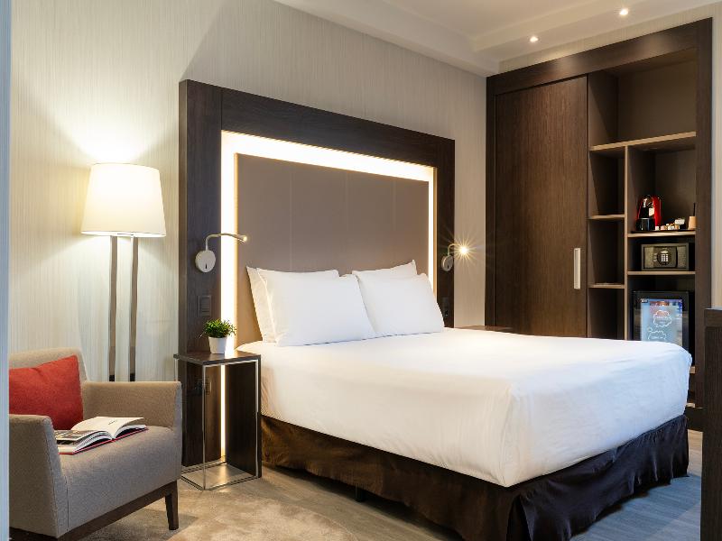 Novotel Madrid Center image
