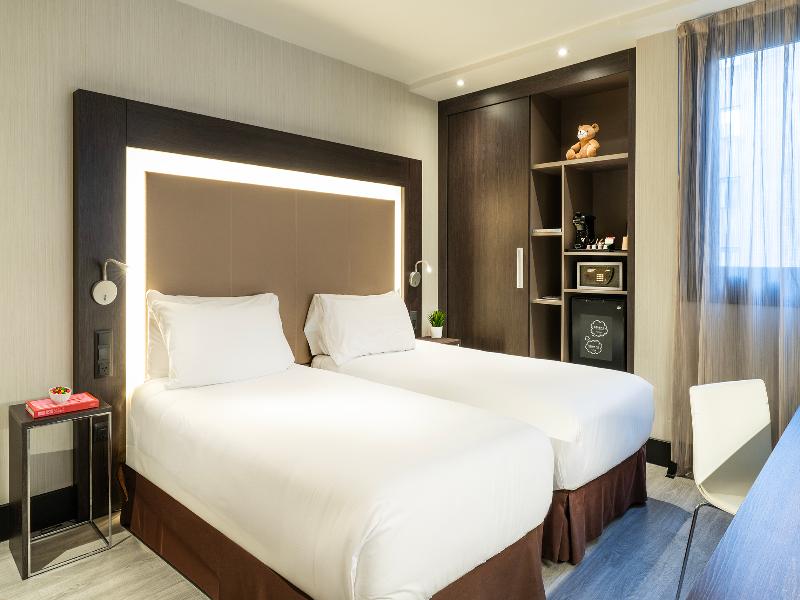 Novotel Madrid Center image