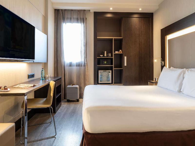 Novotel Madrid Center image