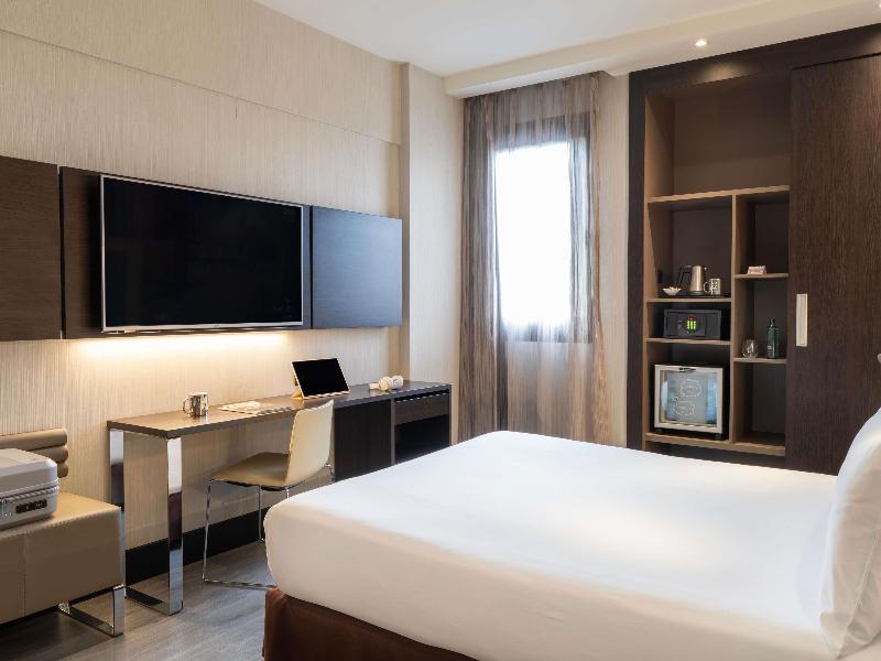 Novotel Madrid Center image