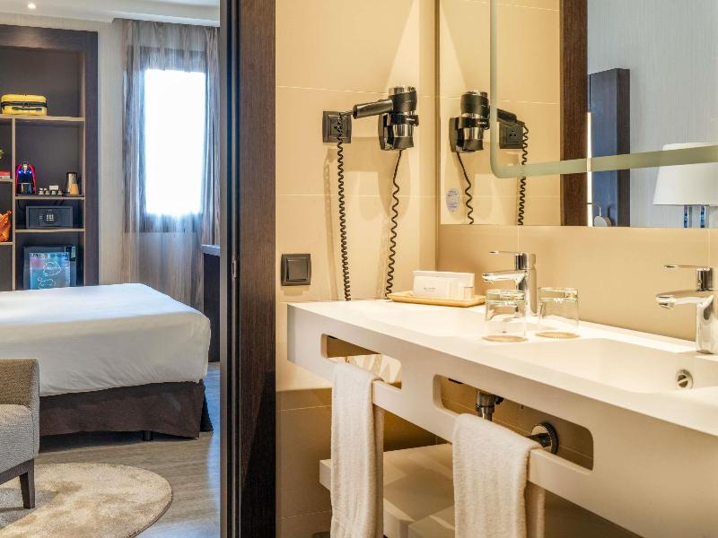 Novotel Madrid Center image