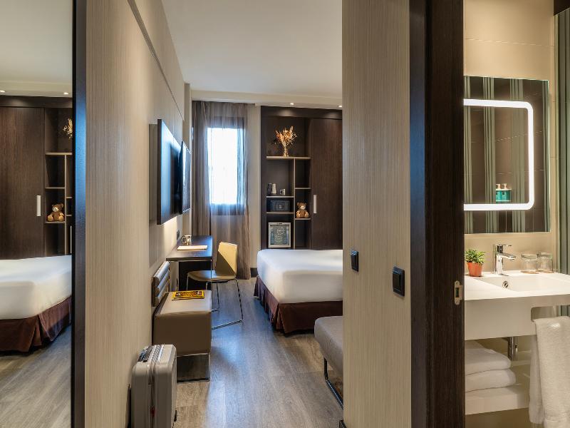 Novotel Madrid Center image