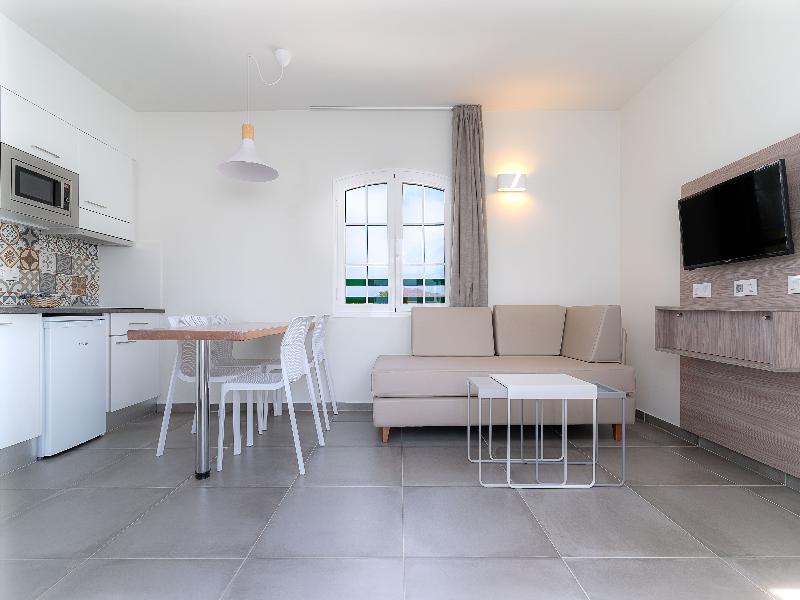 Apartamentos Celeste image