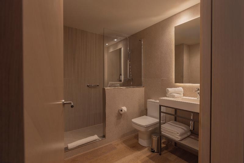 Gran Hotel Barcino 4*S image