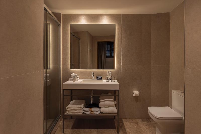 Gran Hotel Barcino 4*S image