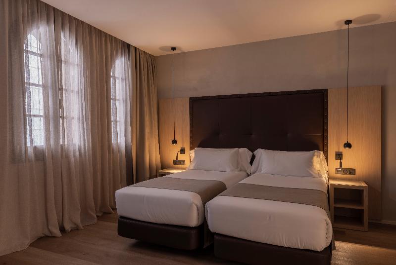 Gran Hotel Barcino 4*S image