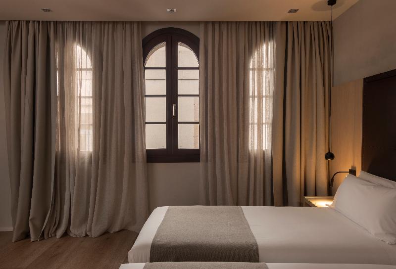 Gran Hotel Barcino 4*S image
