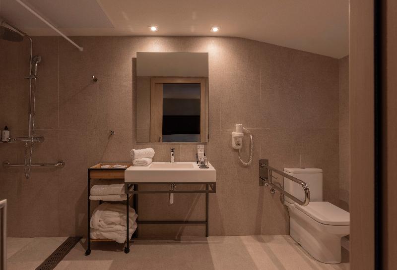 Gran Hotel Barcino 4*S image