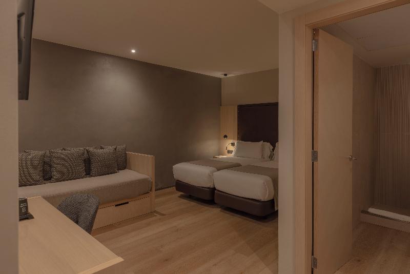 Gran Hotel Barcino 4*S image