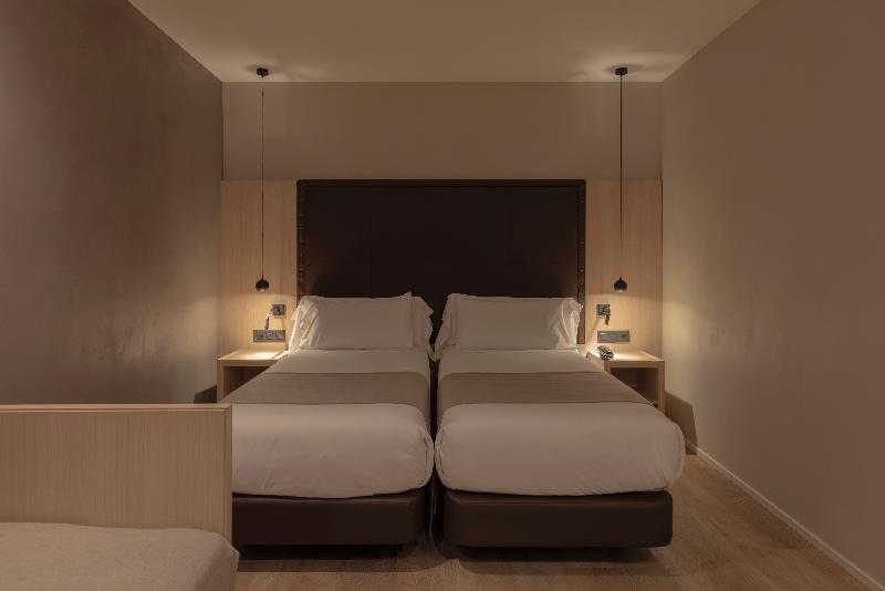 Gran Hotel Barcino 4*S image
