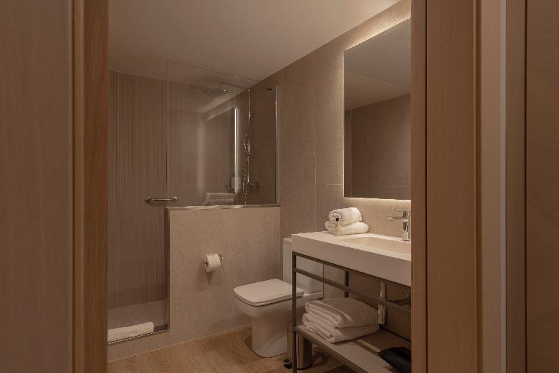 Gran Hotel Barcino 4*S image