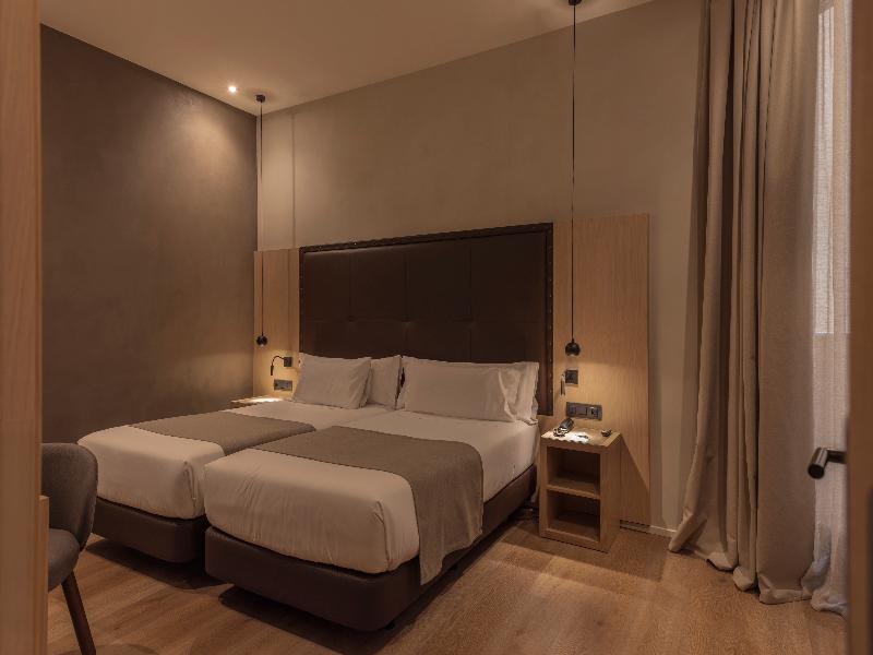 Gran Hotel Barcino 4*S image