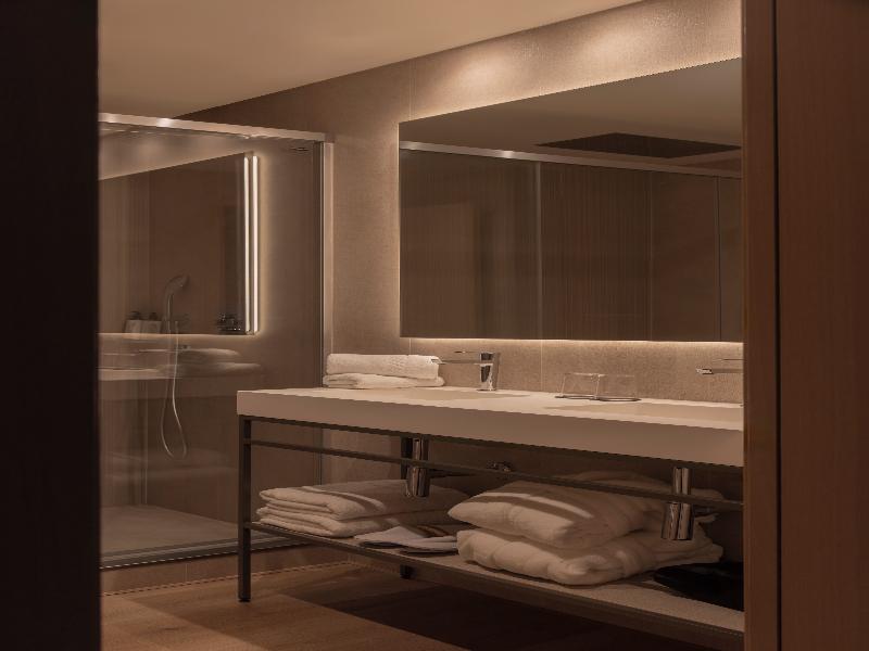 Gran Hotel Barcino 4*S image