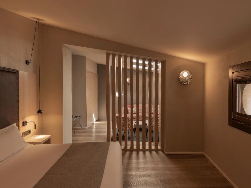 Gran Hotel Barcino 4*S image