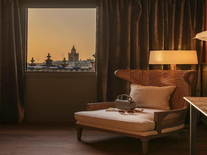 Hotel Colón Gran Meliá image