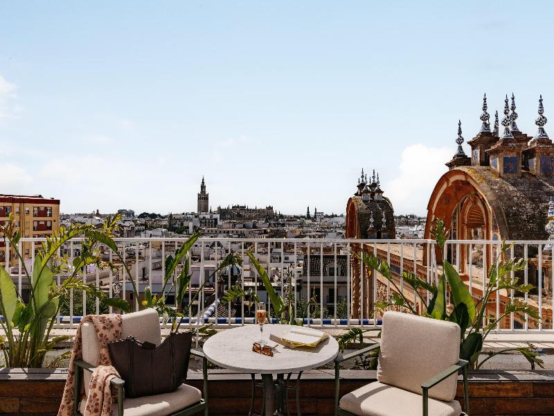 Hotel Colón Gran Meliá image