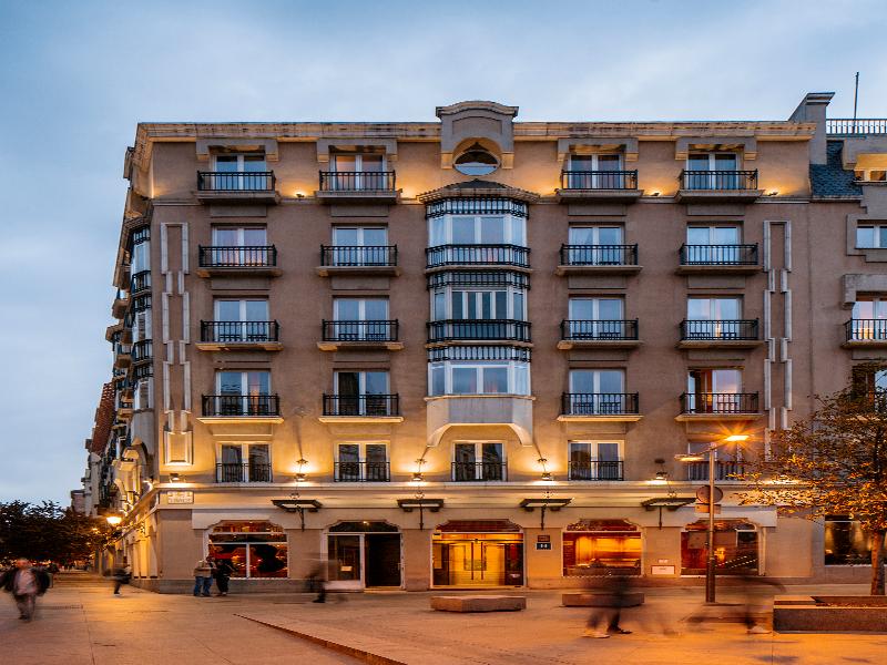 Hotel Villa Real image