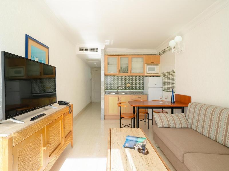 Plus Fariones Apartamentos image