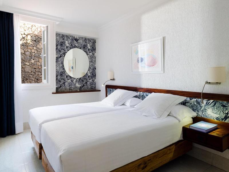 Plus Fariones Apartamentos image
