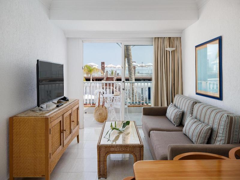 Plus Fariones Apartamentos image