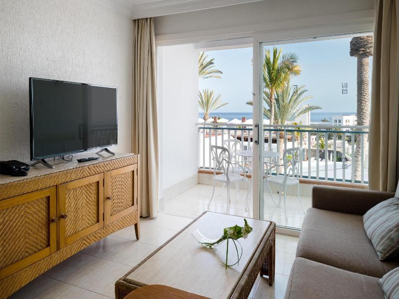 Plus Fariones Apartamentos image