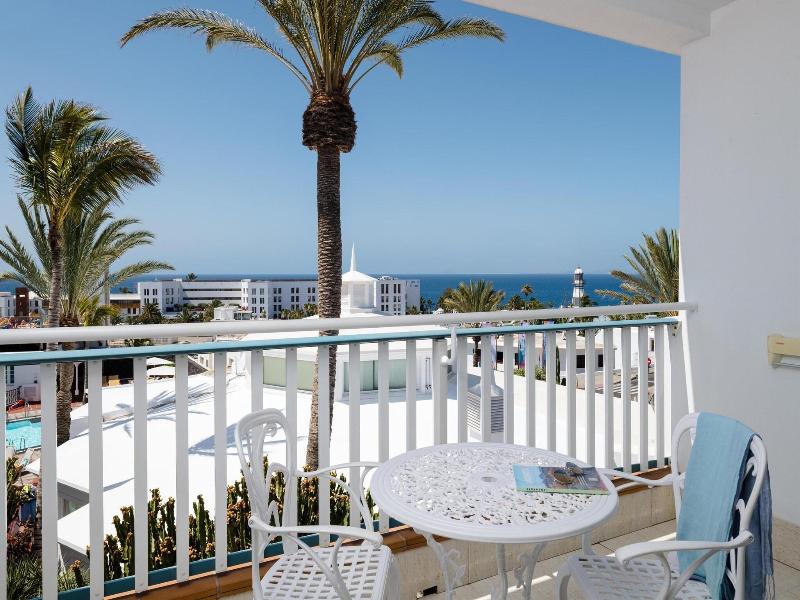 Plus Fariones Apartamentos image