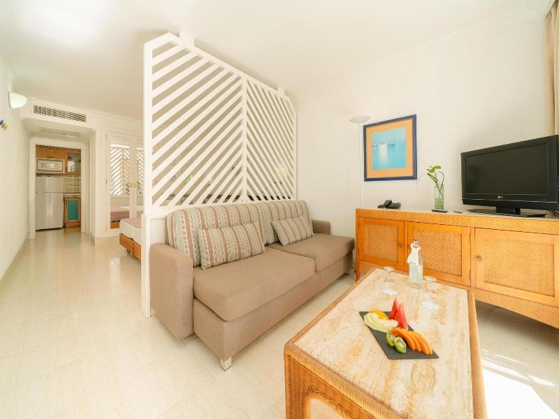 Plus Fariones Apartamentos image