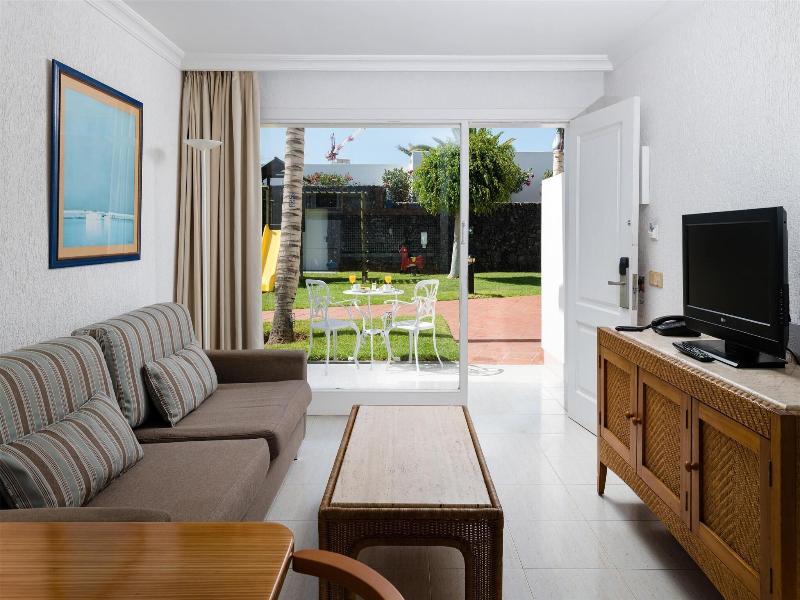 Plus Fariones Apartamentos image