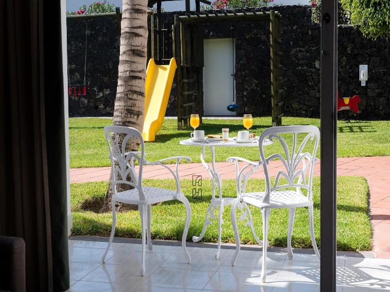 Plus Fariones Apartamentos image