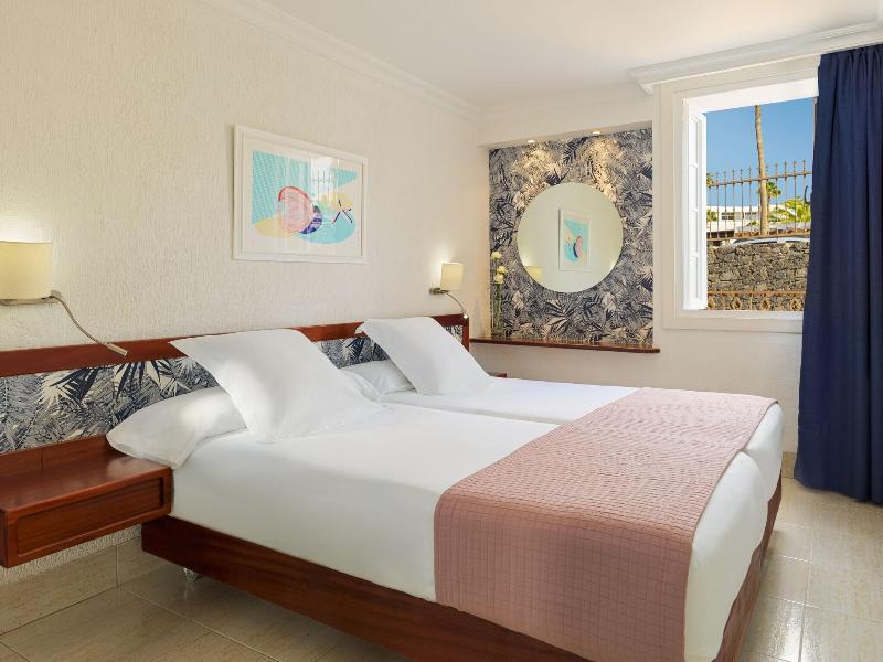 Plus Fariones Apartamentos image