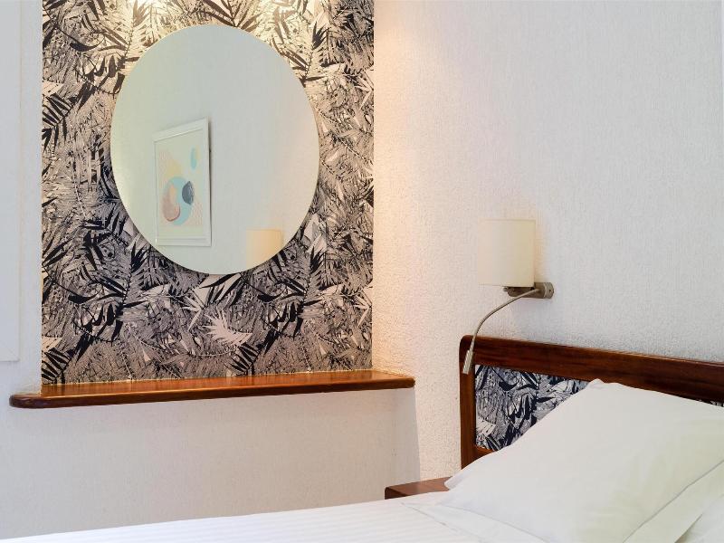 Plus Fariones Apartamentos image