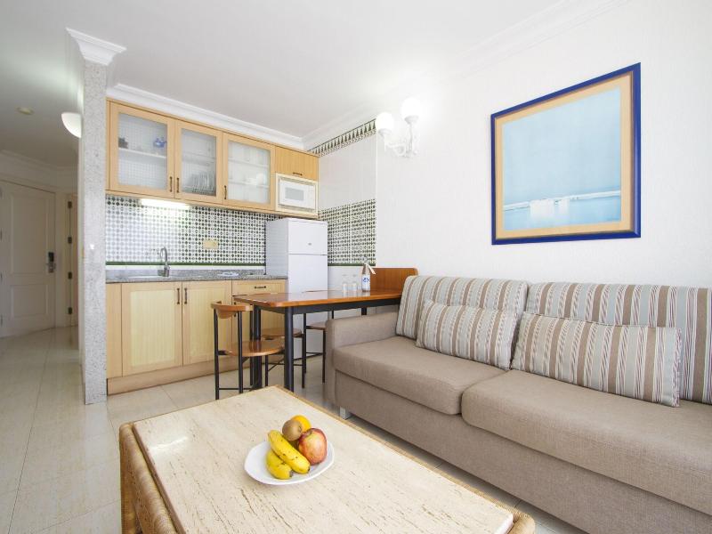 Plus Fariones Apartamentos image