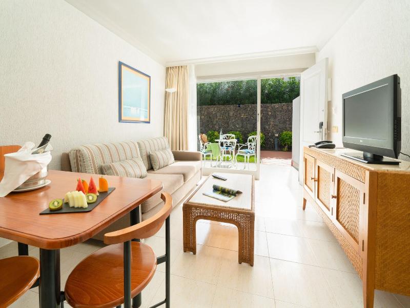 Plus Fariones Apartamentos image