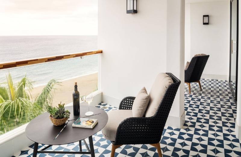 Hotel Fariones image