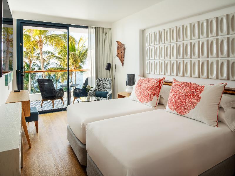 Hotel Fariones image