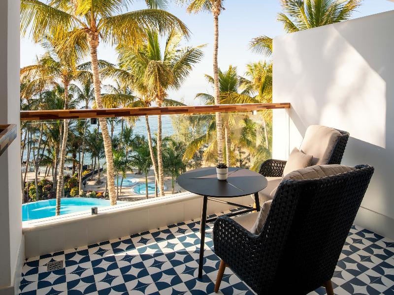 Hotel Fariones image