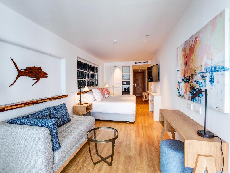 Hotel Fariones image